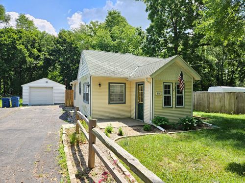 1616 Nazareth Rd, Kalamazoo, MI, 49048-7311 | Card Image