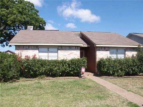 815 Camellia Ct, College Station, TX, 77840-4029 | Card Image