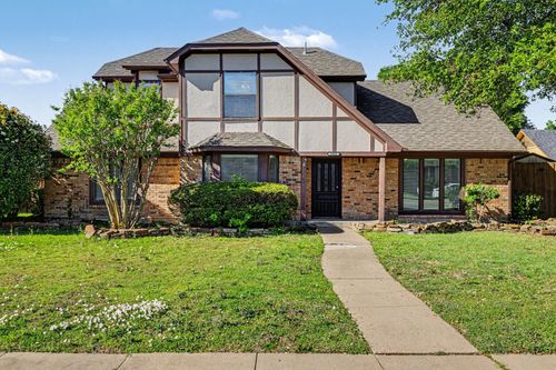 1020 Oxfordshire Dr, Carrollton, TX, 75007-4817 | Card Image