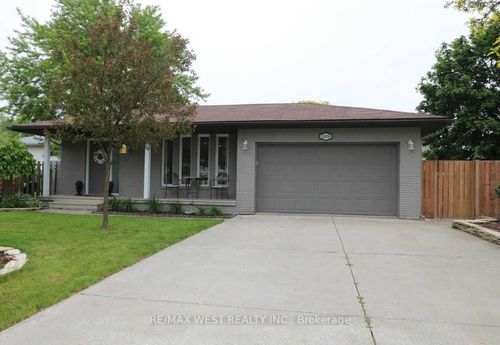 13050 St. Thomas St, Tecumseh, ON, N8N3T9 | Card Image