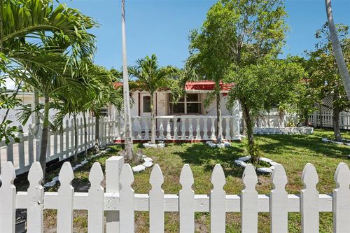 1215 S 24th Ave, Hollywood, FL, 33020-5916 | Card Image