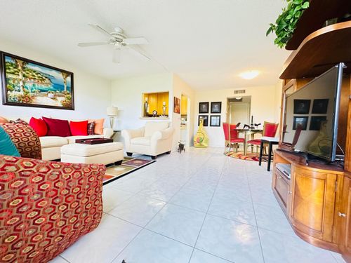 4038-4038 Berkshire B, Deerfield Beach, FL, 33442-3341 | Card Image