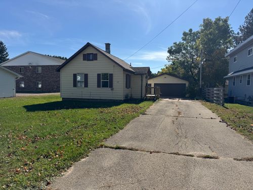 685 North Ave, Antigo, WI, 54409-2353 | Card Image