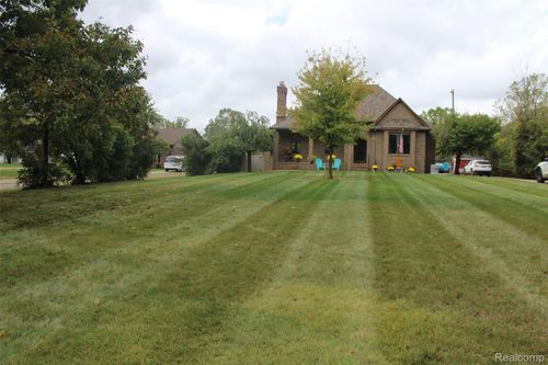 30500 Ostreich Rd, Rockwood, MI, 48173-9787 | Card Image