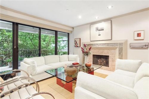 unit-1-433 Ward Pkwy, Kansas City, MO, 64112-2128 | Card Image