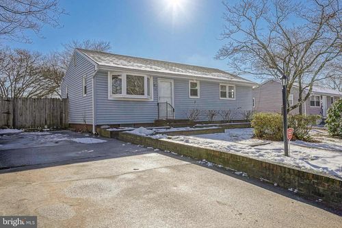 10 Battles Rd, Williamstown, NJ, 08094-2035 | Card Image