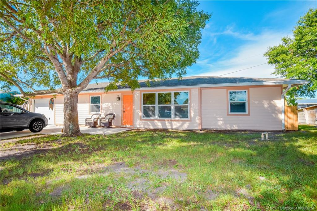 15th Ct, Jensen Beach, FL 34957