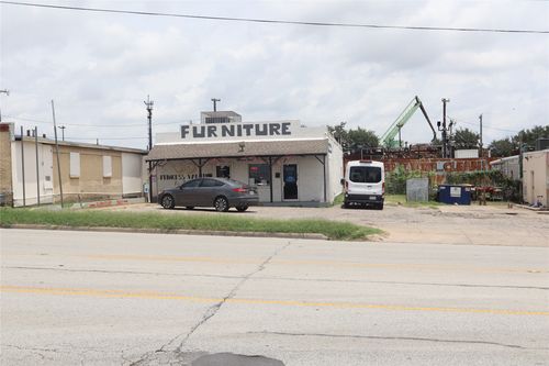100-3804 N Main St, Fort Worth, TX, 76106-2716 | Card Image