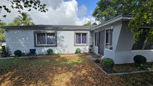 16200 3rd Ave, North Miami Beach, FL, 33162-4302 | Card Image