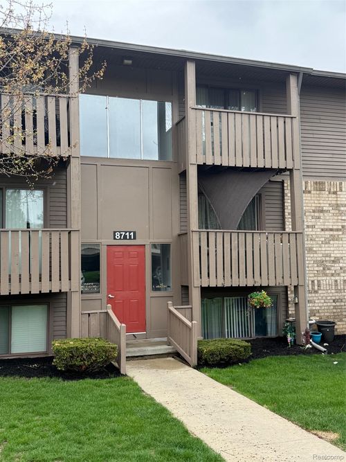 8711 Candlewood Trl, Brighton, MI, 48116-2364 | Card Image