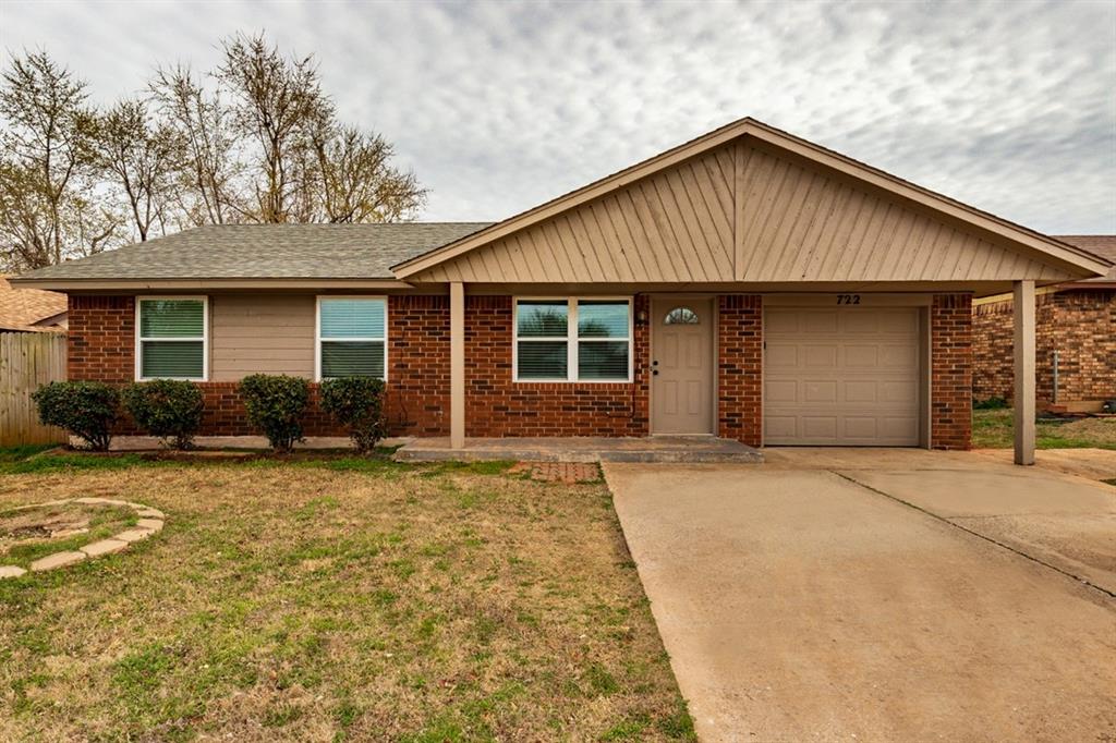 Perry Dr, Mustang, OK 73064