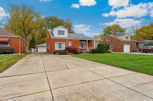 28002 Ruehle St, Saint Clair Shores, MI, 48081-3528 | Card Image