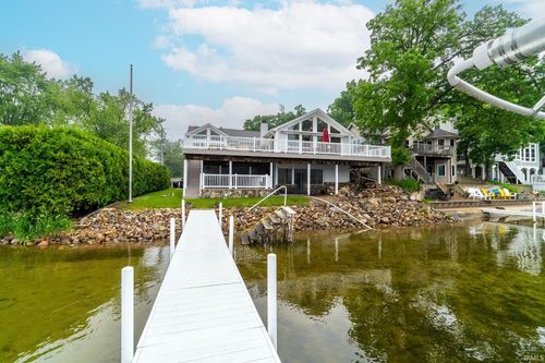 720 Lane 800 Snow Lk, Fremont, IN, 46737-9082 | Card Image