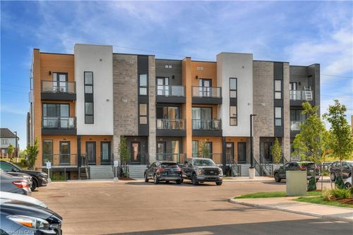 86-261 Woodbine Ave, Kitchener, ON, N2R0S7 | Card Image