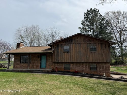 2066 Colonial Cir, Maryville, TN, 37803-2674 | Card Image