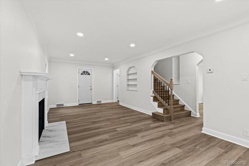 16660 Strathmoor St, Detroit, MI, 48235-4532 | Card Image