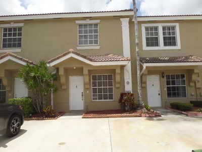 754 Sw 122nd Terrace, Townhouse with 2 bedrooms, 2 bathrooms and null parking in Pembroke Pines FL | Image 1