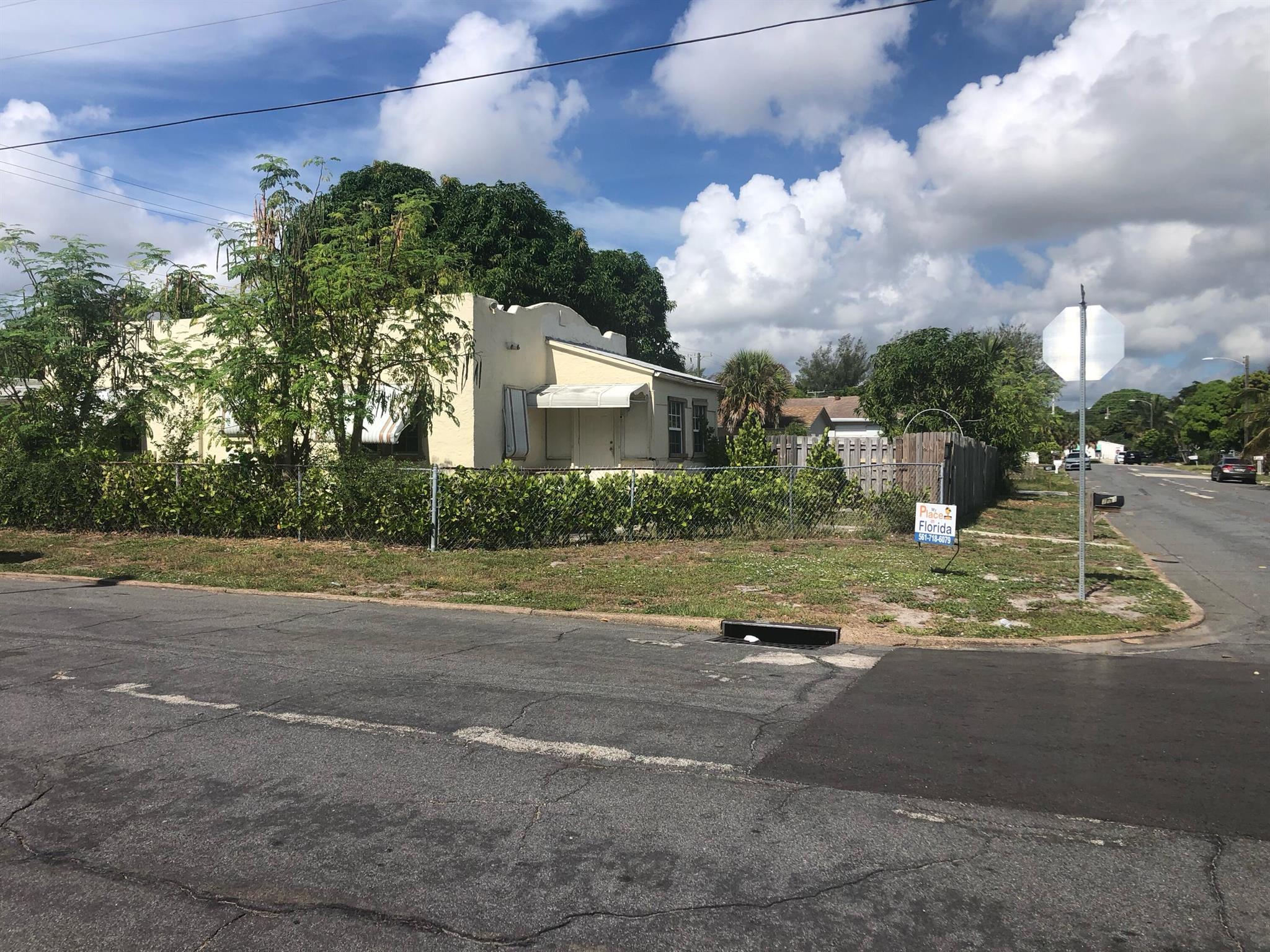 51st St, West Palm Beach, FL 33407