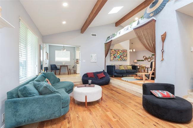 Living area, Family area, kitchen nook | Image 29
