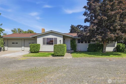 401 11th St, Davenport, WA, 99122-5201 | Card Image