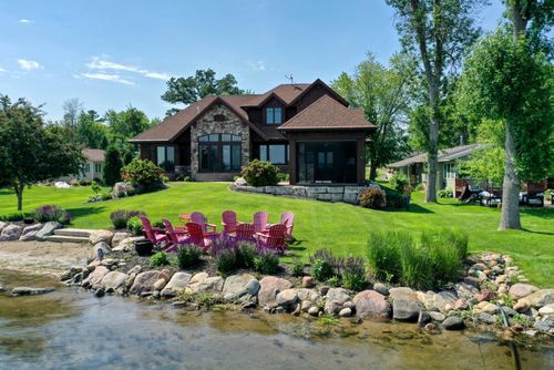 623 N Shore Dr, Forest Lake, MN, 55025-1219 | Card Image