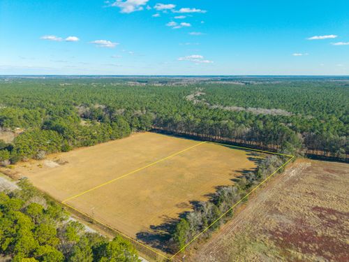 417 Ridge Rd, Ridgeville, SC, 29472-7831 | Card Image