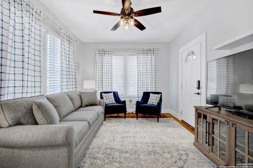 apt-2-220 Beauregard, San Antonio, TX, 78204-1322 | Card Image