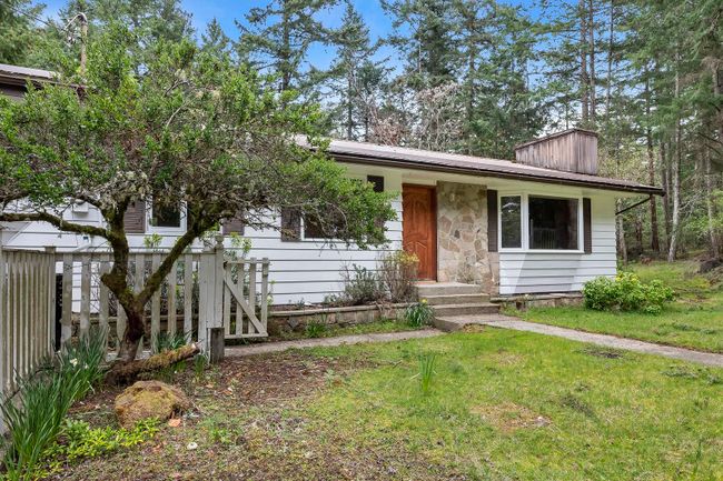 282 Laura Point Road, House other with 2 bedrooms, 1 bathrooms and null parking in Mayne Island BC | Image 1