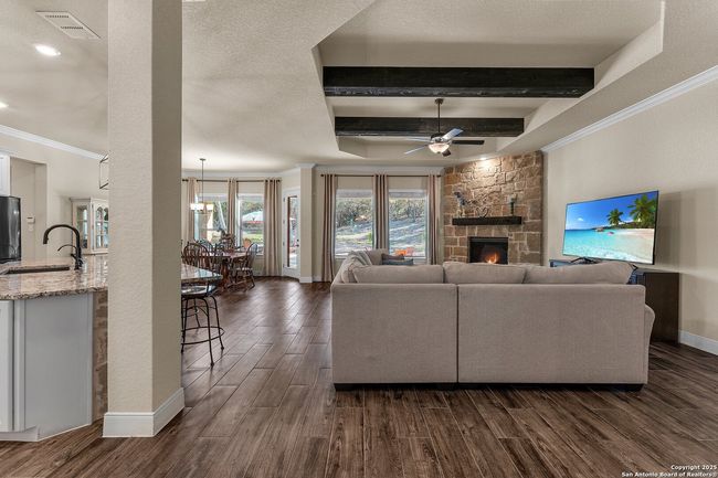 663 Private Road 1712, House other with 3 bedrooms, 3 bathrooms and null parking in Mico TX | Image 26