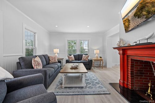 74 Montauk Hwy, Southampton, NY, 11968 | Card Image