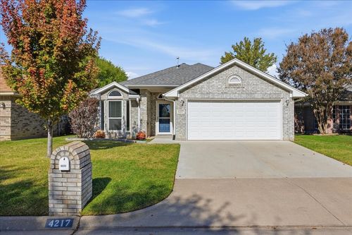 4217 Judith Way, Haltom City, TX, 76137-2611 | Card Image