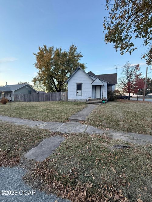 419 E 5th St, Galena, KS, 66739-1710 | Card Image