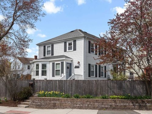 75 Fremont St, Arlington, MA, 02474-3803 | Card Image