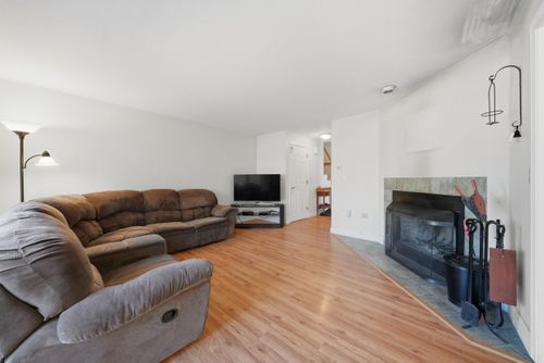 8 Mill Falls Rd, Pembroke, NH, 03275-1233 | Card Image