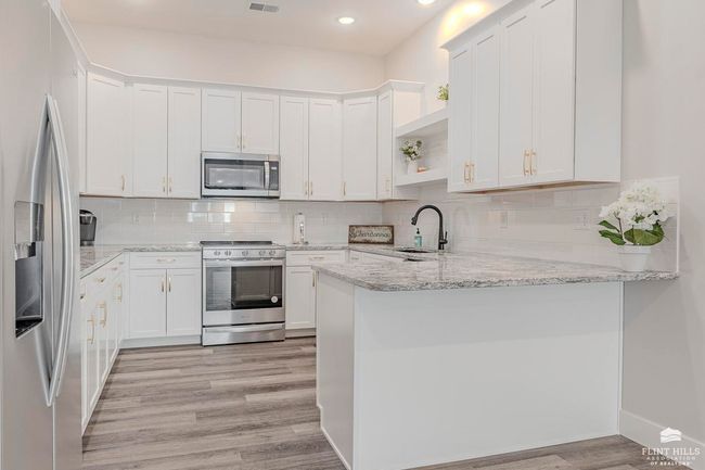 4115 Scenic Xing, Condo with 3 bedrooms, 2 bathrooms and null parking in Manhattan KS | Image 13