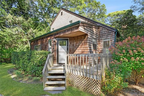98 Hands Creek Rd, East Hampton, NY, 11937-3803 | Card Image