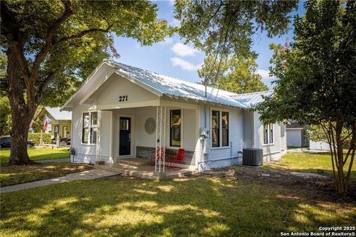 271 Willow Ave, New Braunfels, TX, 78130-5865 | Card Image