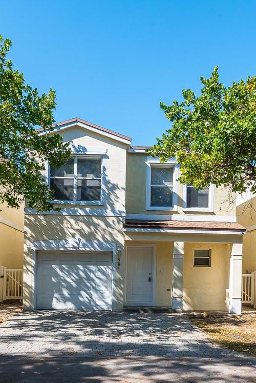 961 Sw 15th St, Deerfield Beach, FL, 33441-6276 | Card Image