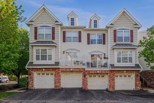 2 Marina Dr, Bayonne, NJ, 07002-1275 | Card Image