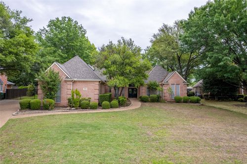 325 Highland Oaks Cir, Southlake, TX, 76092-8548 | Card Image
