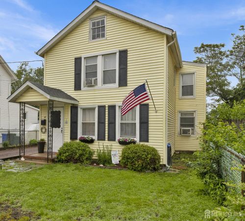 18 Pine St, Keyport, NJ, 07735-1715 | Card Image