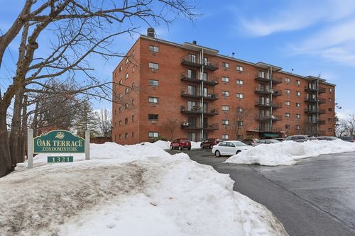 apt-201-1321 Worcester Rd, Framingham, MA, 01701-8900 | Card Image