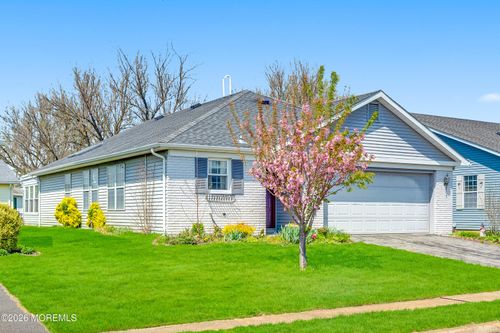 3 Everest Dr N, Brick, NJ, 08724-4911 | Card Image