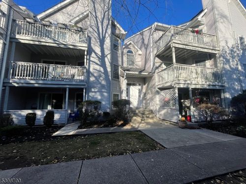 3-3 Quartz Ln, Paterson, NJ, 07501-3377 | Card Image