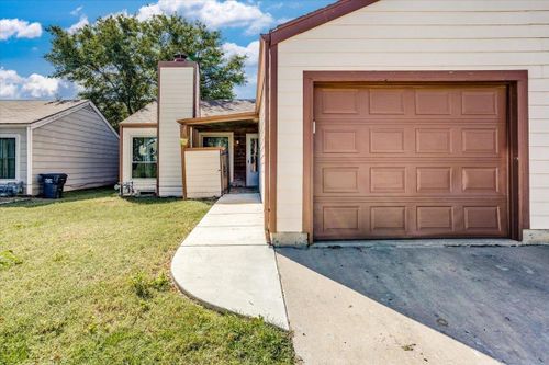 5213 E 20th St N, Wichita, KS, 67208-2505 | Card Image