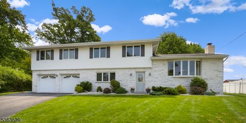 16 Craig Ct, Totowa, NJ, 07512-1135 | Card Image