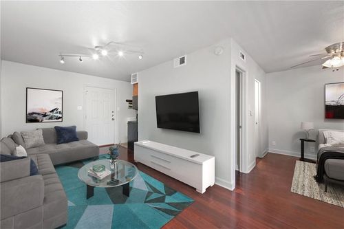 apt-1216-2020 S Congress Ave, Austin, TX, 78704-4302 | Card Image