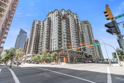 2005 - 1111 6 Ave Sw, Condo with 2 bedrooms, 1 bathrooms and null parking in Calgary AB | Image 2