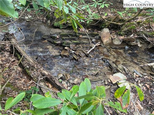 1476 John Alley Rd, Lansing, NC, 28643-8812 | Card Image