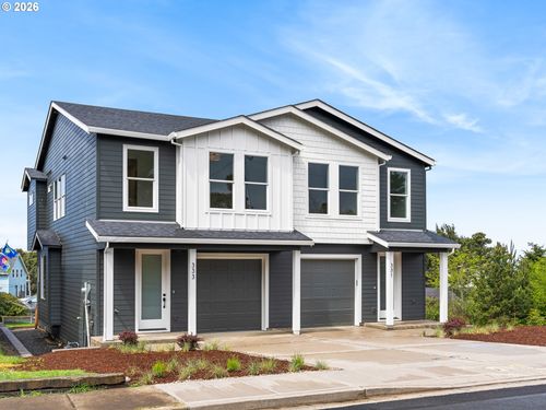 331 Se Jetty Ave, Lincoln City, OR, 97367-2850 | Card Image